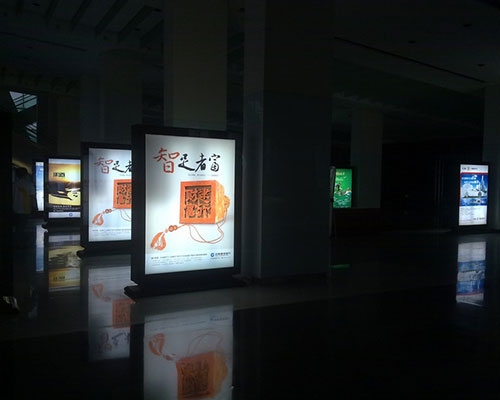 运城重庆大剧院标识牌灯箱制作案例